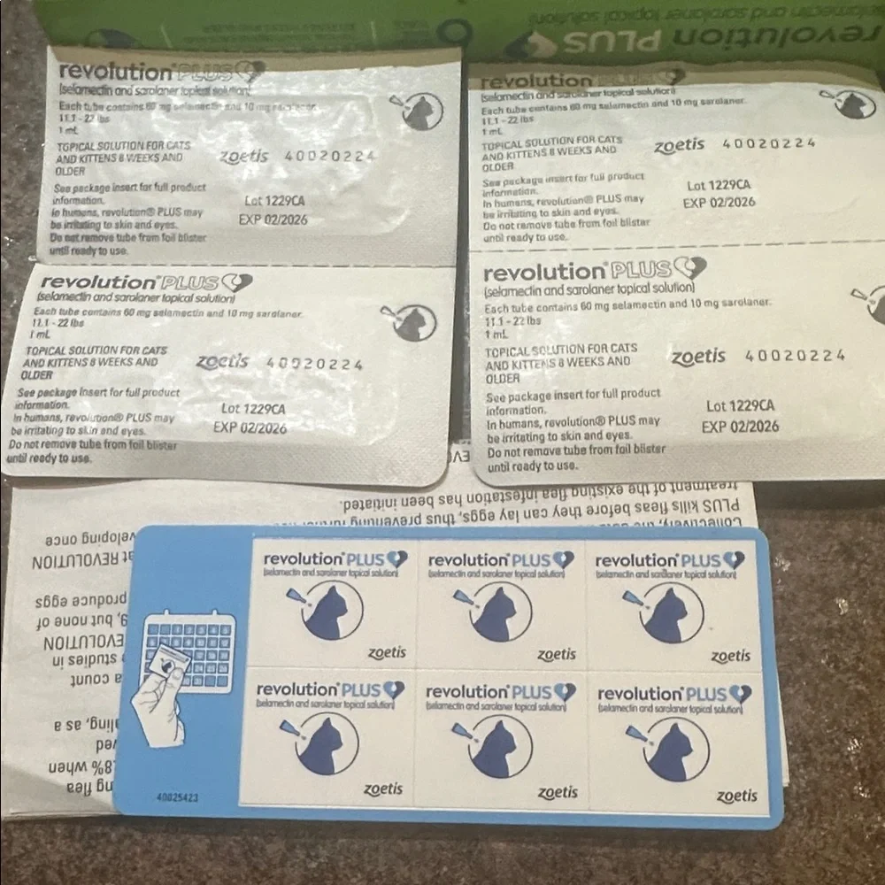 Revolution plus 11.1-22lbs cats 4 capstar included as well - Picture 2 of 3